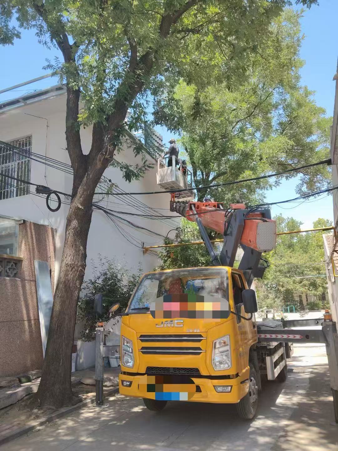 徐州市高空作业车能吊装重物吗？最大承载多少公斤？